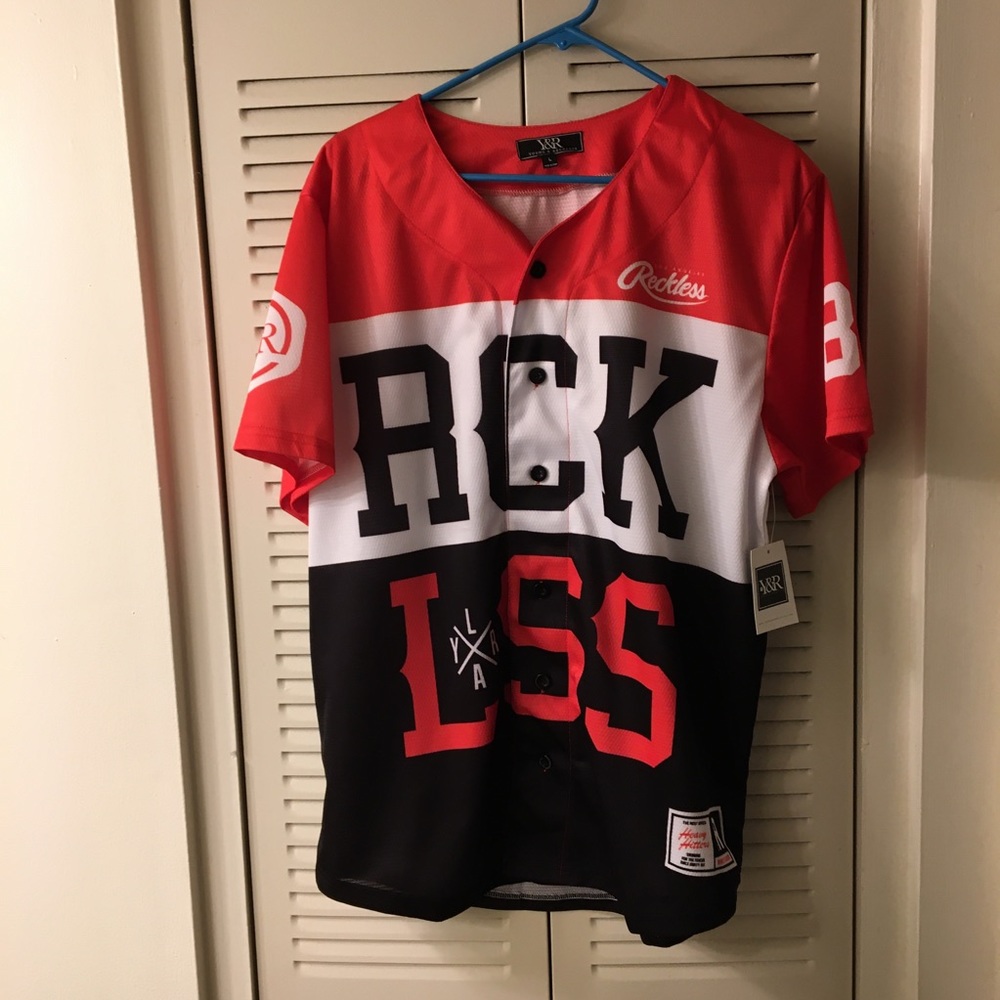 Men’s Young & Reckless Baseball Shirt sz. L